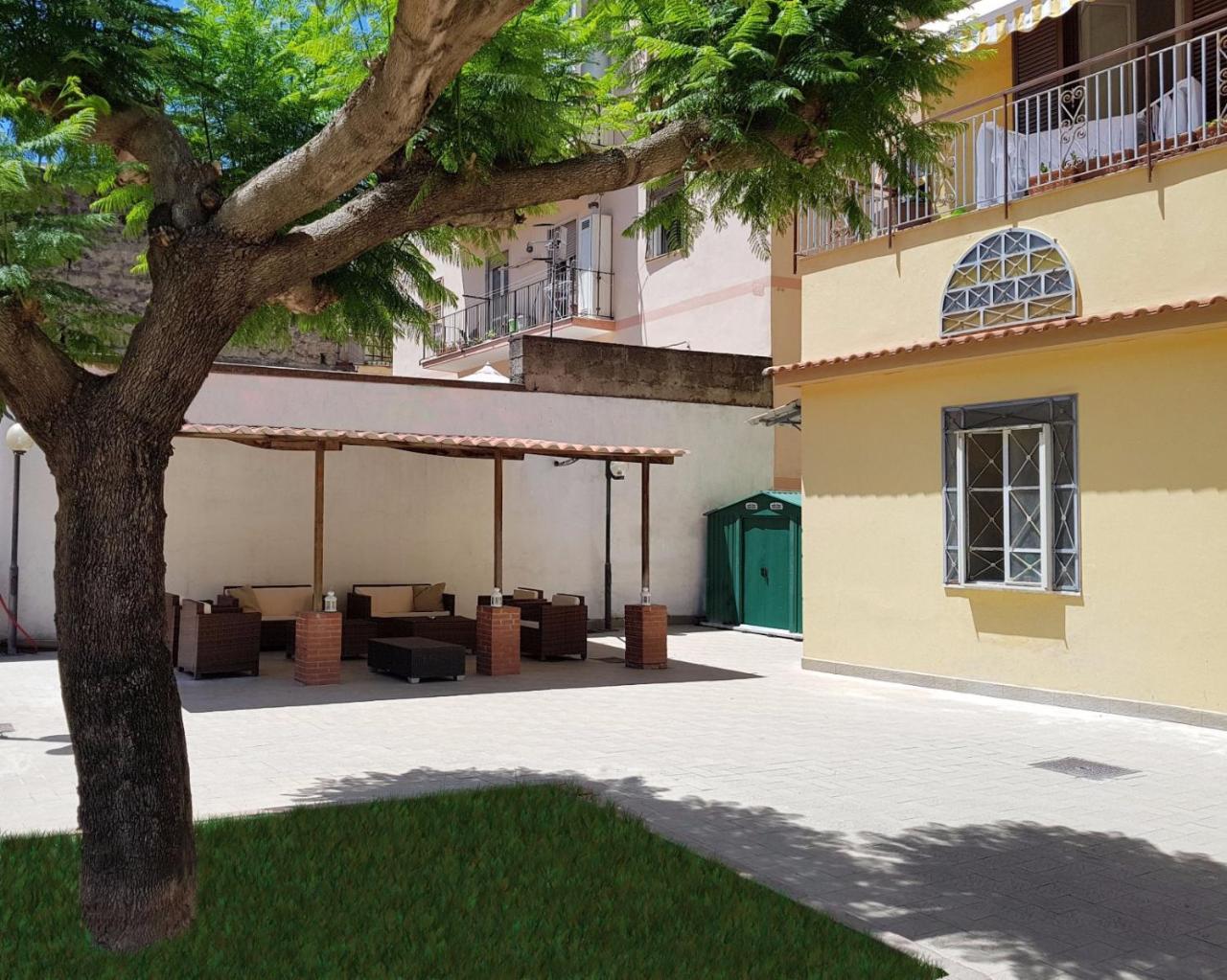 B&B Numero5 Кастелламмаре-ди-Стабия Экстерьер фото